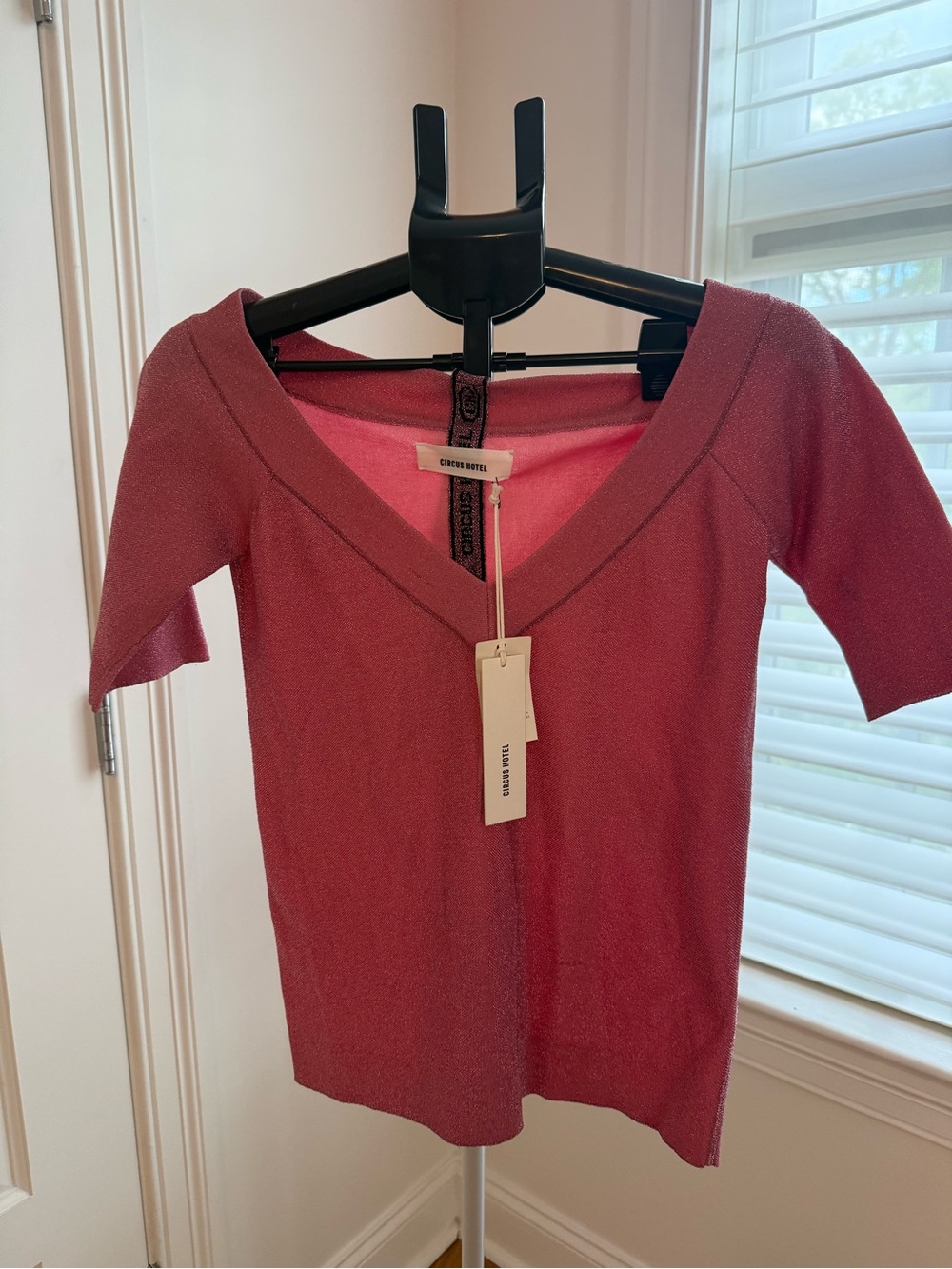 Circus Hotel Pink Short Sleeve V-Neck Sweater Top